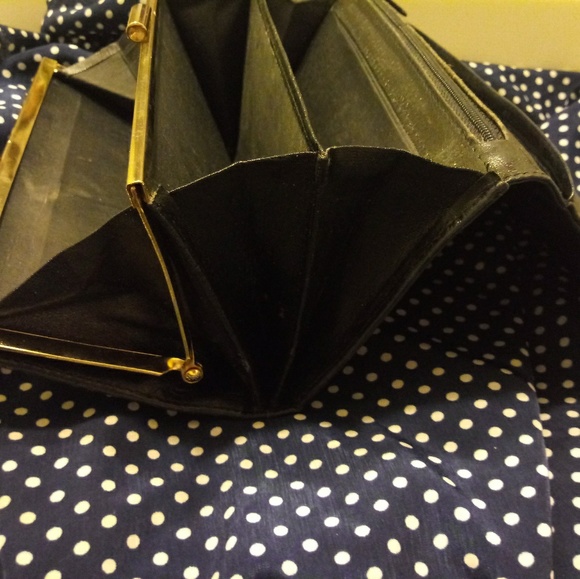 RARE VINTAGE CHANEL LAMBSKIN CLUTCH WALLET - Picture 6 of 6